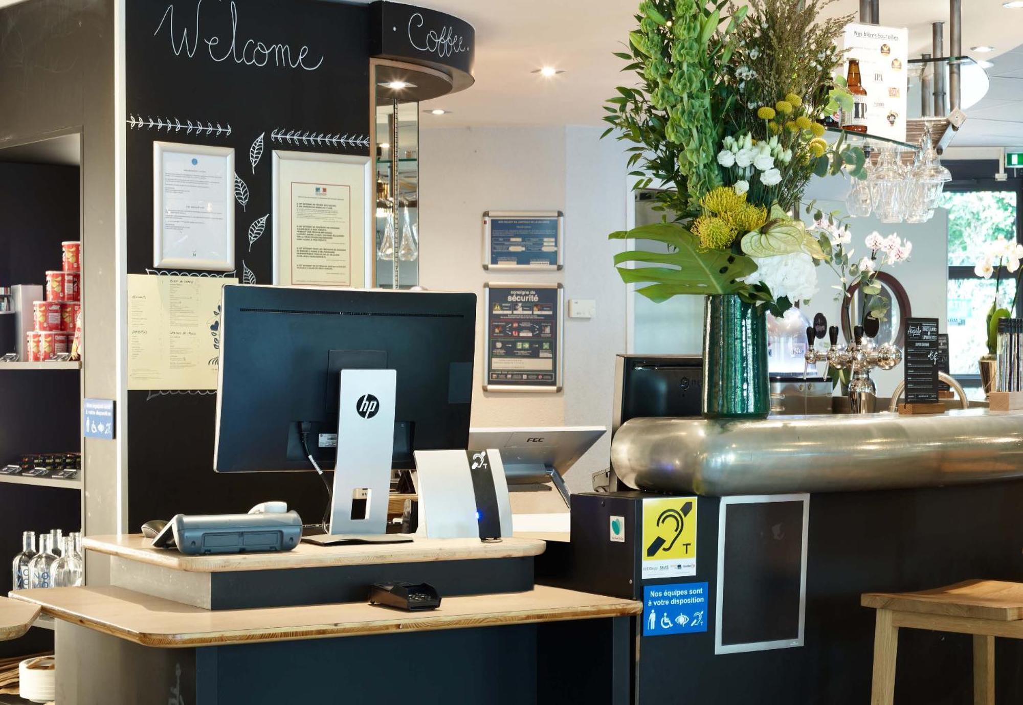 B&B Hotel Velizy Est Εξωτερικό φωτογραφία